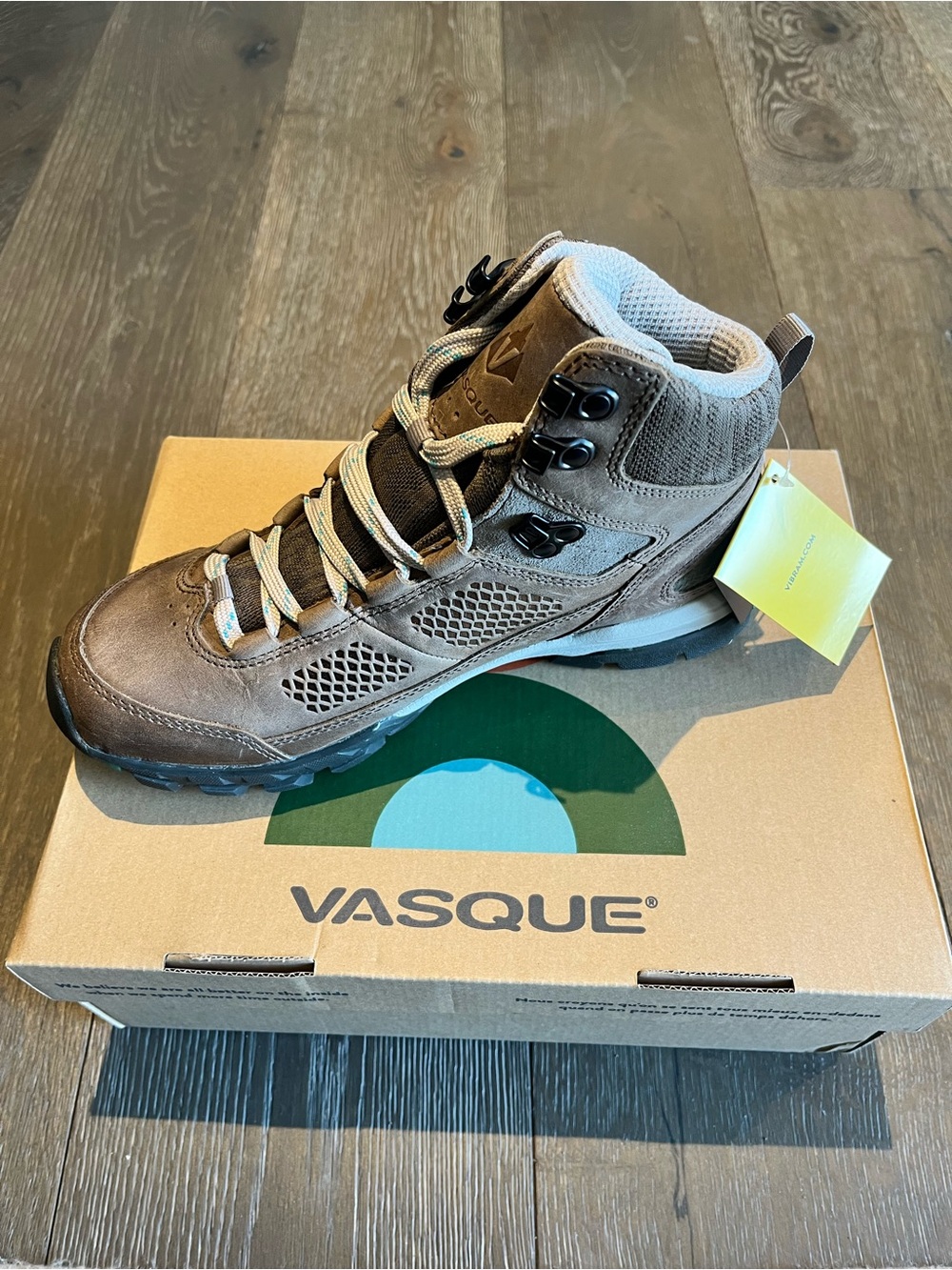 Vasque Women’s Brown Leather Mid-Height Hiking Boots - Picture 2 of 4